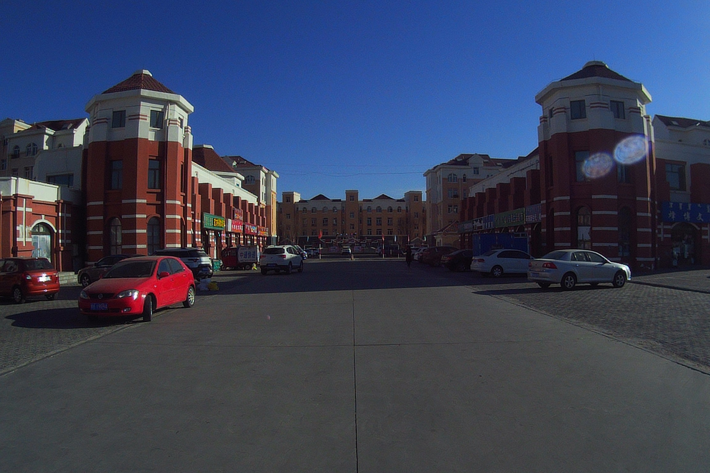 嘎鲁图镇郊外南丁移民区三