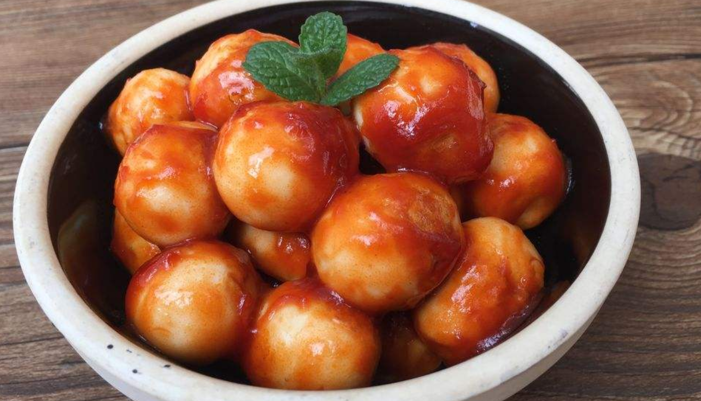 鹌鹑蛋别再卤着吃了,教你一招,做成美味的茄汁鹌鹑蛋