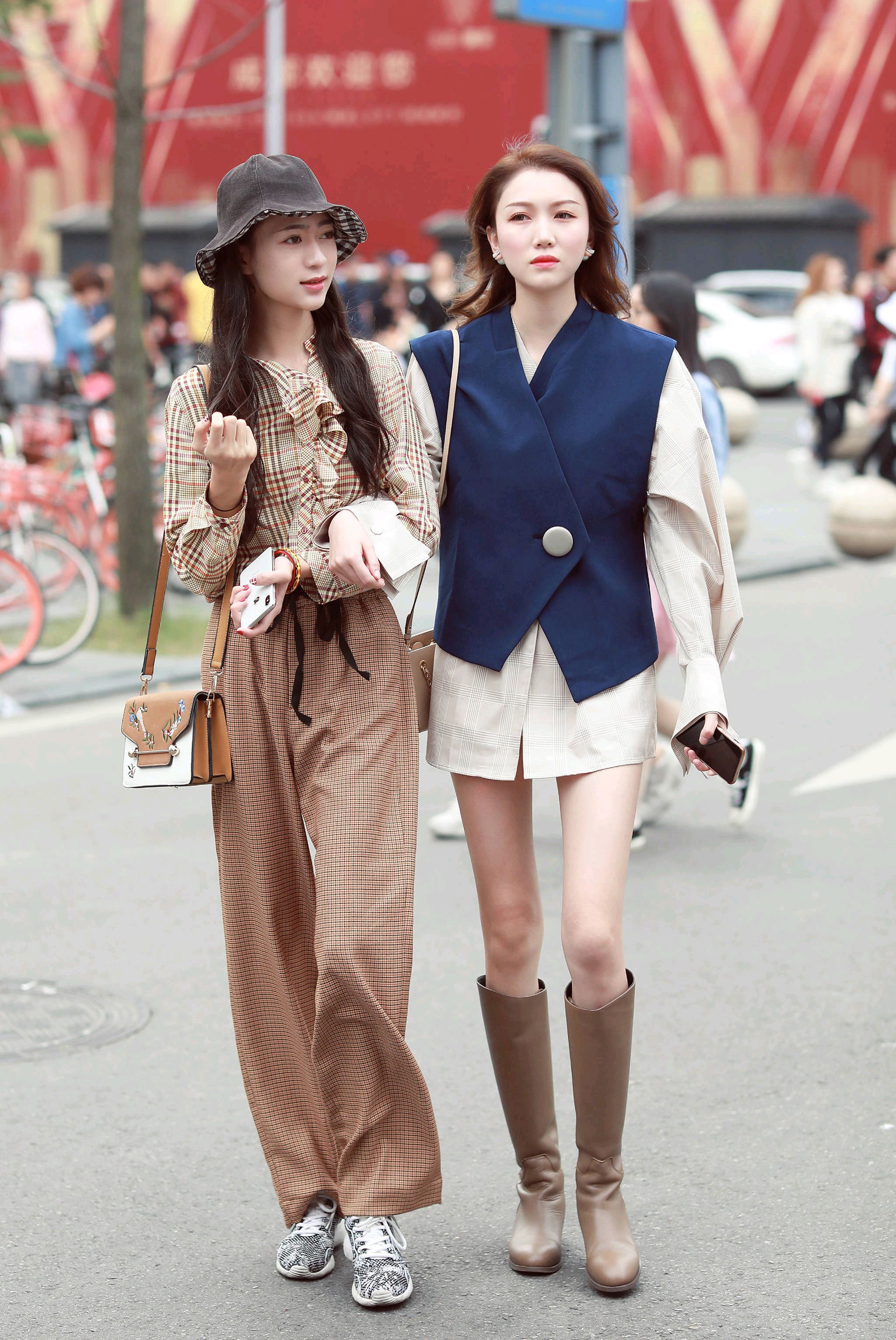 街拍时尚美女,筷子腿十分养眼,个个看着一米八!