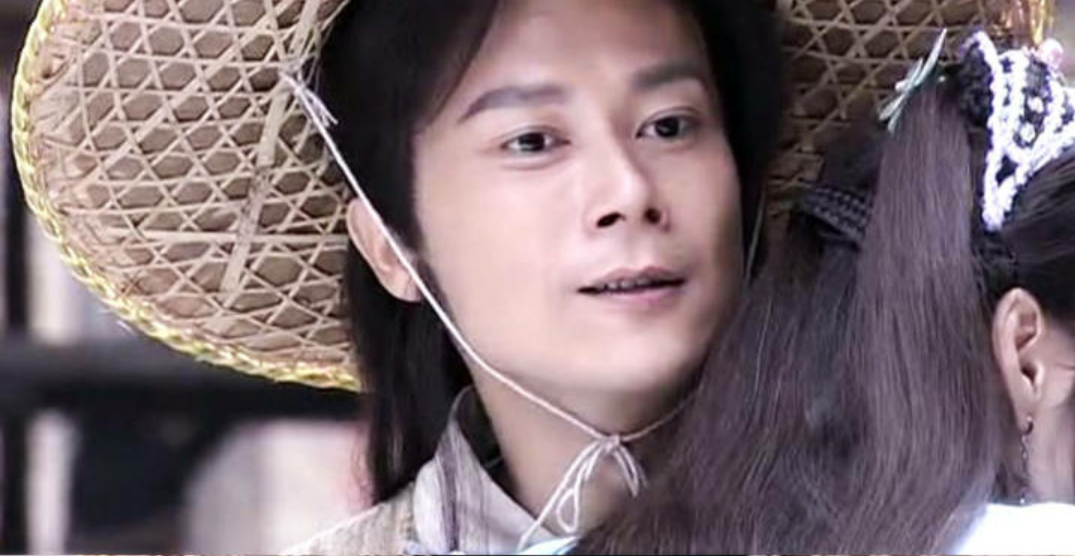 龙游天下:司马玉龙抱姗姗时,谁注意他的表情了?从羞涩到老练