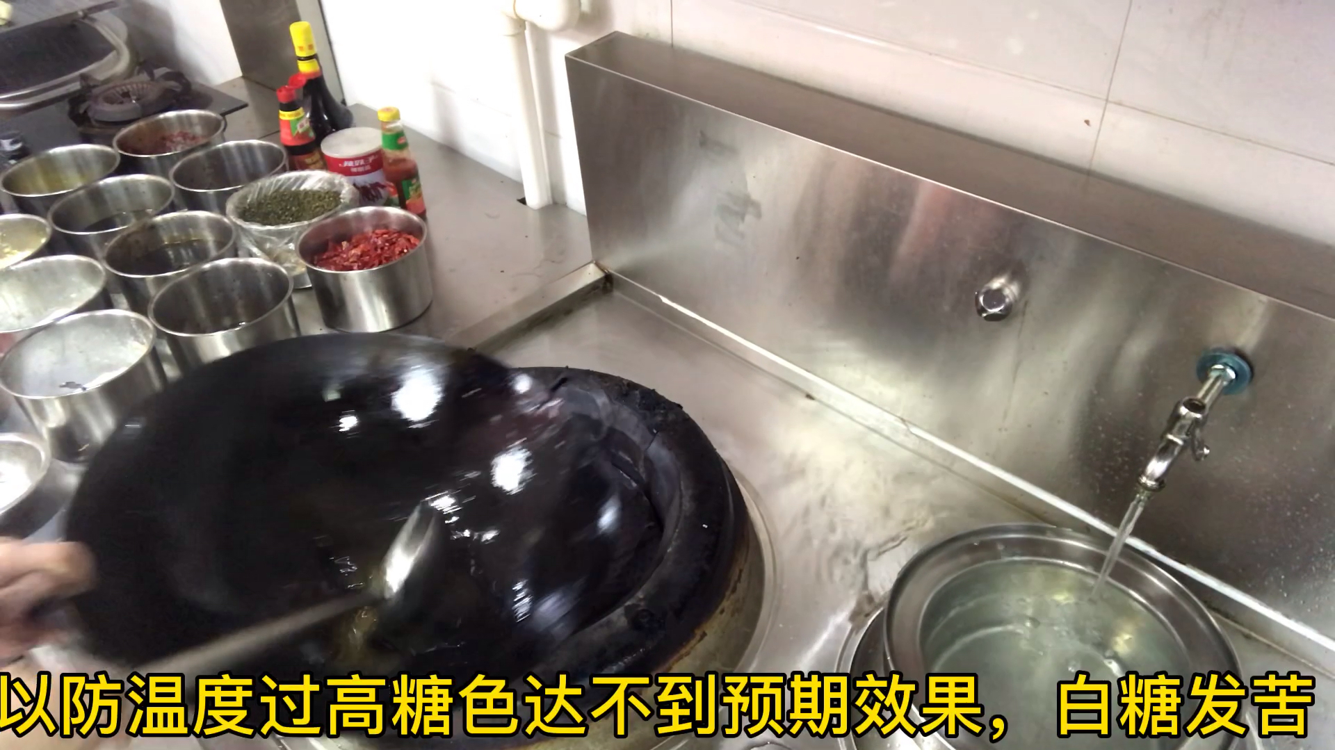 红烧肉吃腻了?来试试土豆红烧肉,五花肉肥而不腻,土豆软乳弹牙