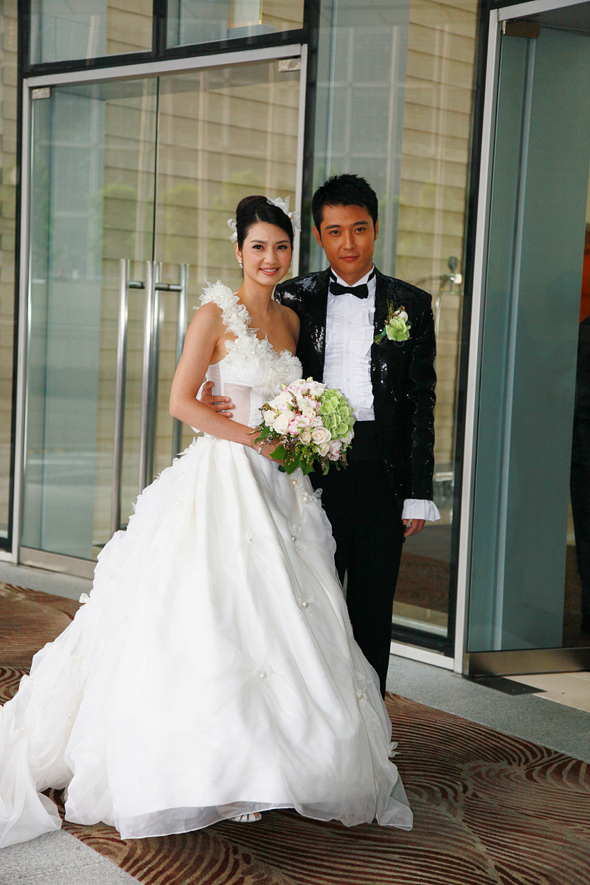 洪欣离婚,要官宣几次才成功,如此决绝是怎么了  #洪欣张丹峰官宣离婚