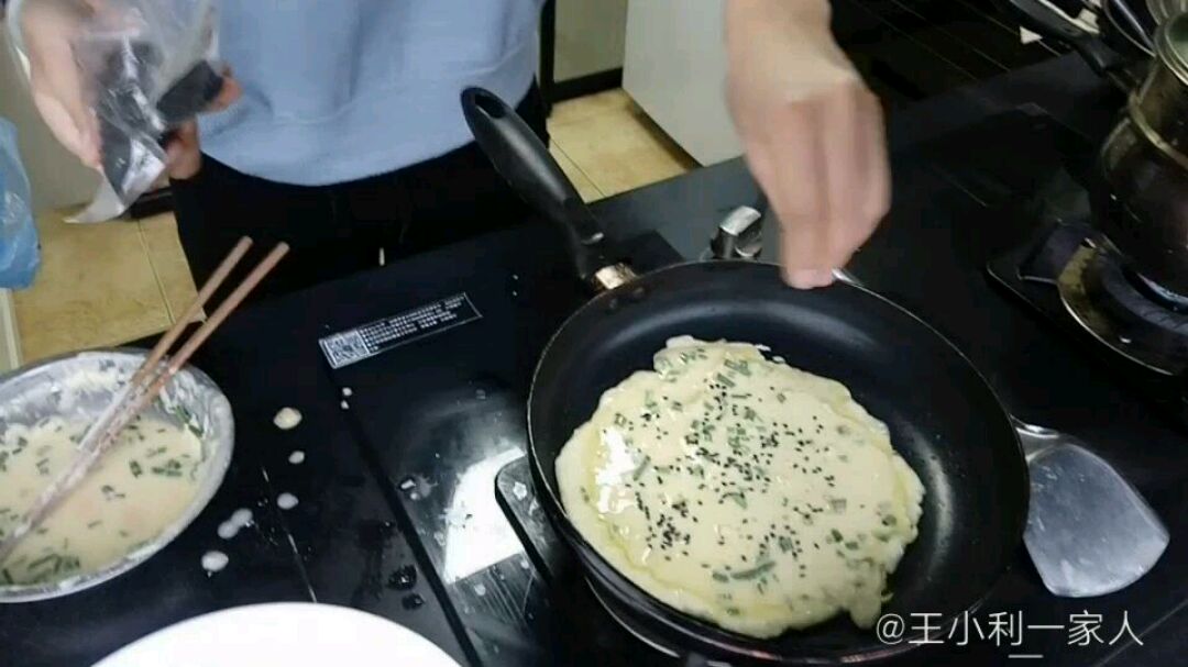 打工妹的快手早餐懒人自做甜酒冲蛋和葱花鸡蛋饼来学儿童营养早餐