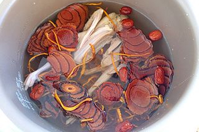 妇科中医:女人到了40岁,月经偏少,多用它泡水喝,子宫更干净