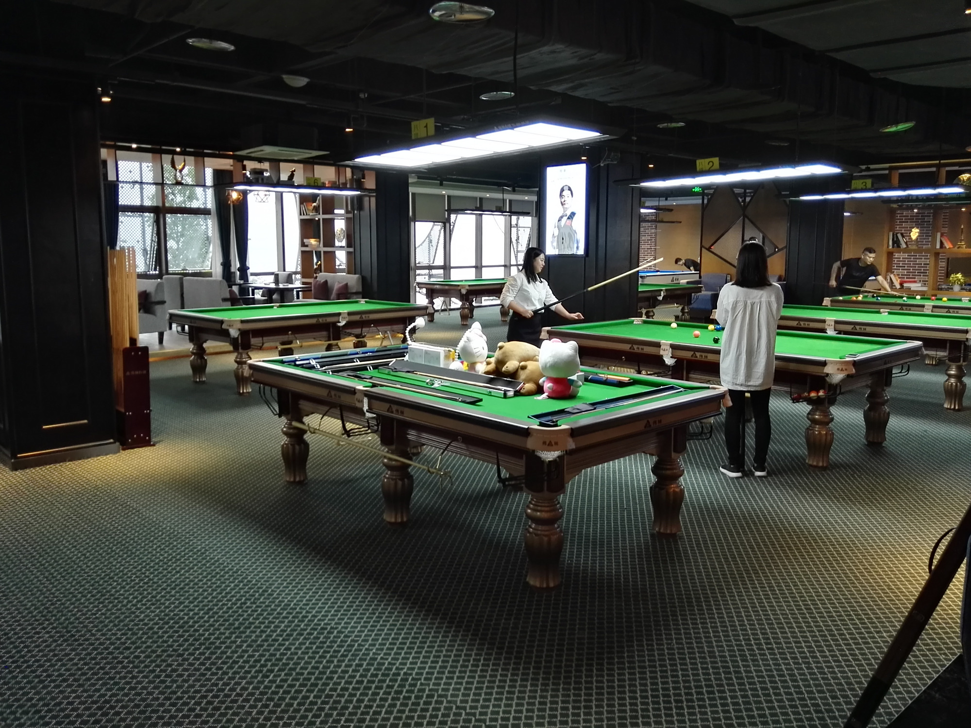 伟林台球培训:台球普通码球为什么要摆成三角形?