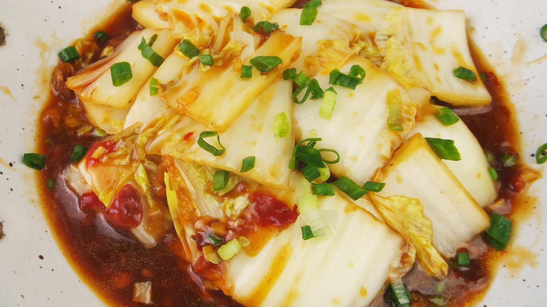 白菜根不入味不好吃?这么炒一炒,吃着比肉还香,做法超简单