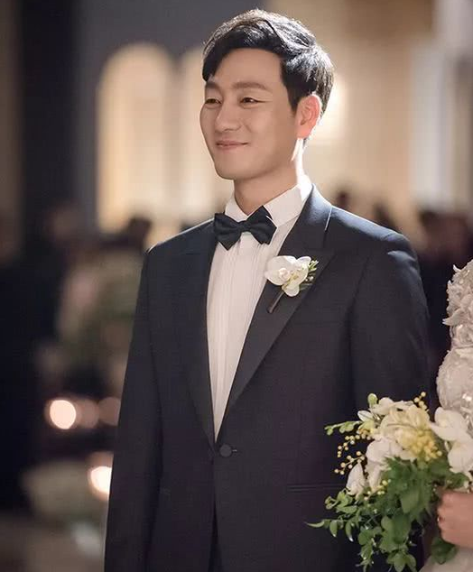 《机智的监狱生活》"金济赫",与小6岁圈外女友相恋一年后成婚