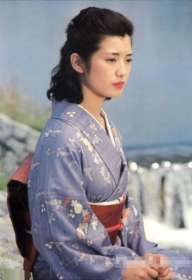 女神也抵不过岁月!61岁山口百惠近照晒出,发福让人不敢认