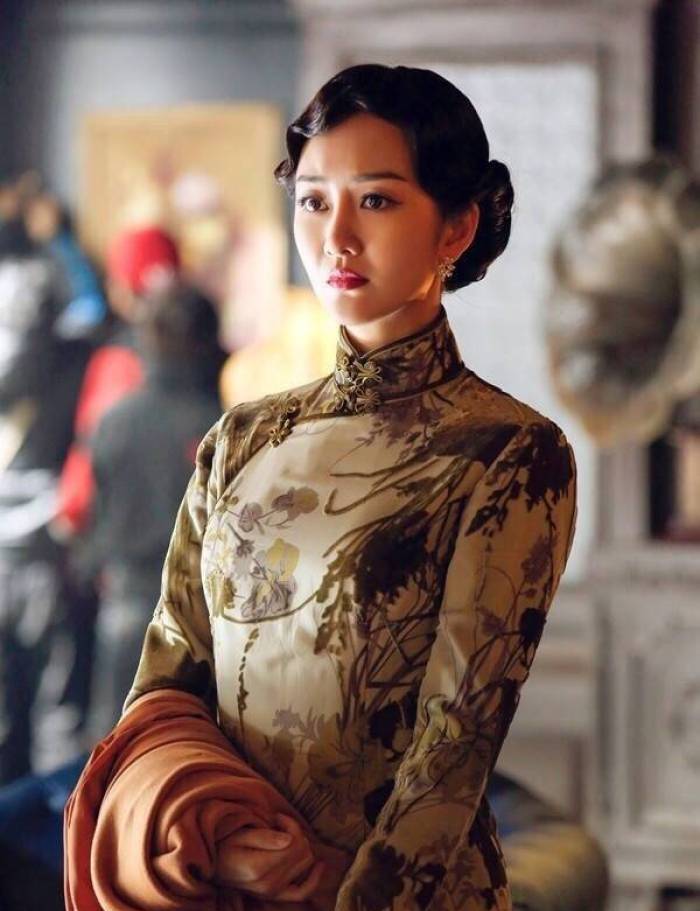 本以为杨蓉古装够美了,看到她穿旗袍后,才知道啥叫"美若天仙"