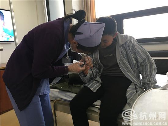鸡皮肤手术能动好吗(鸡皮肤可以手术治疗吗)