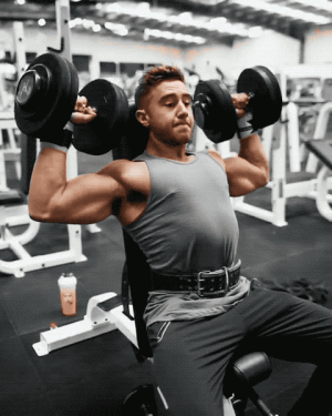 注意细节有效练肩,6个动作,虐遍三角肌,给你饱满匀称的肩膀