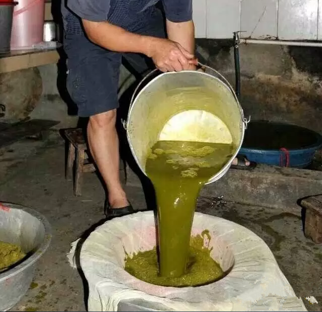 "牛瘪"的制作工序复杂.