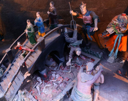 传说有四个人死后成了阎王,一个是包拯,还有人们提起来都害怕