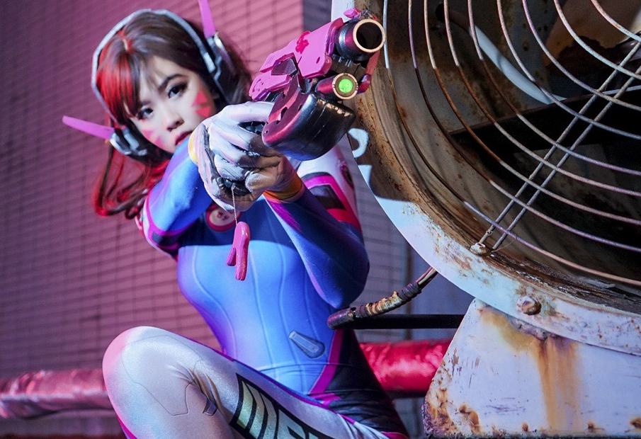 00后cos宋哈娜,一身皮衣不敢想,看到初恋腿:不出道可惜了