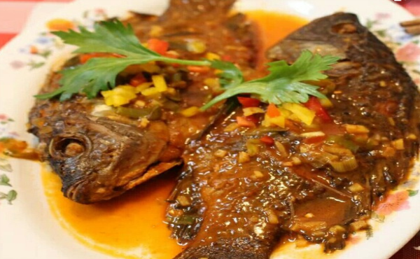 红烧罗非鱼和水煮罗非鱼,这样做更好吃,赶紧学起来!