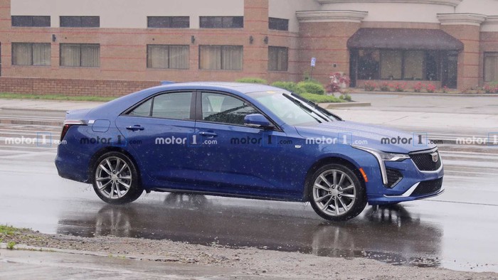 中型豪华新玩家 曝凯迪拉克ct4无伪谍照