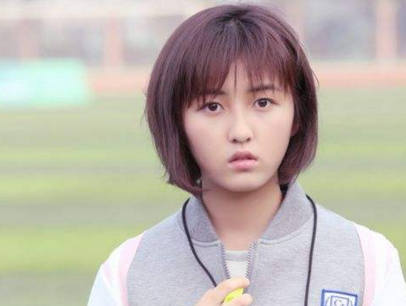 张子枫不仅拥有高颜值,而且还是个青春少女,元气满满啊