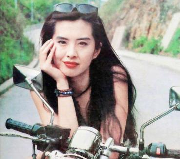 女神王祖贤的"柯基臀"有多迷人?吴孟达的"痴汉脸"说明一切!