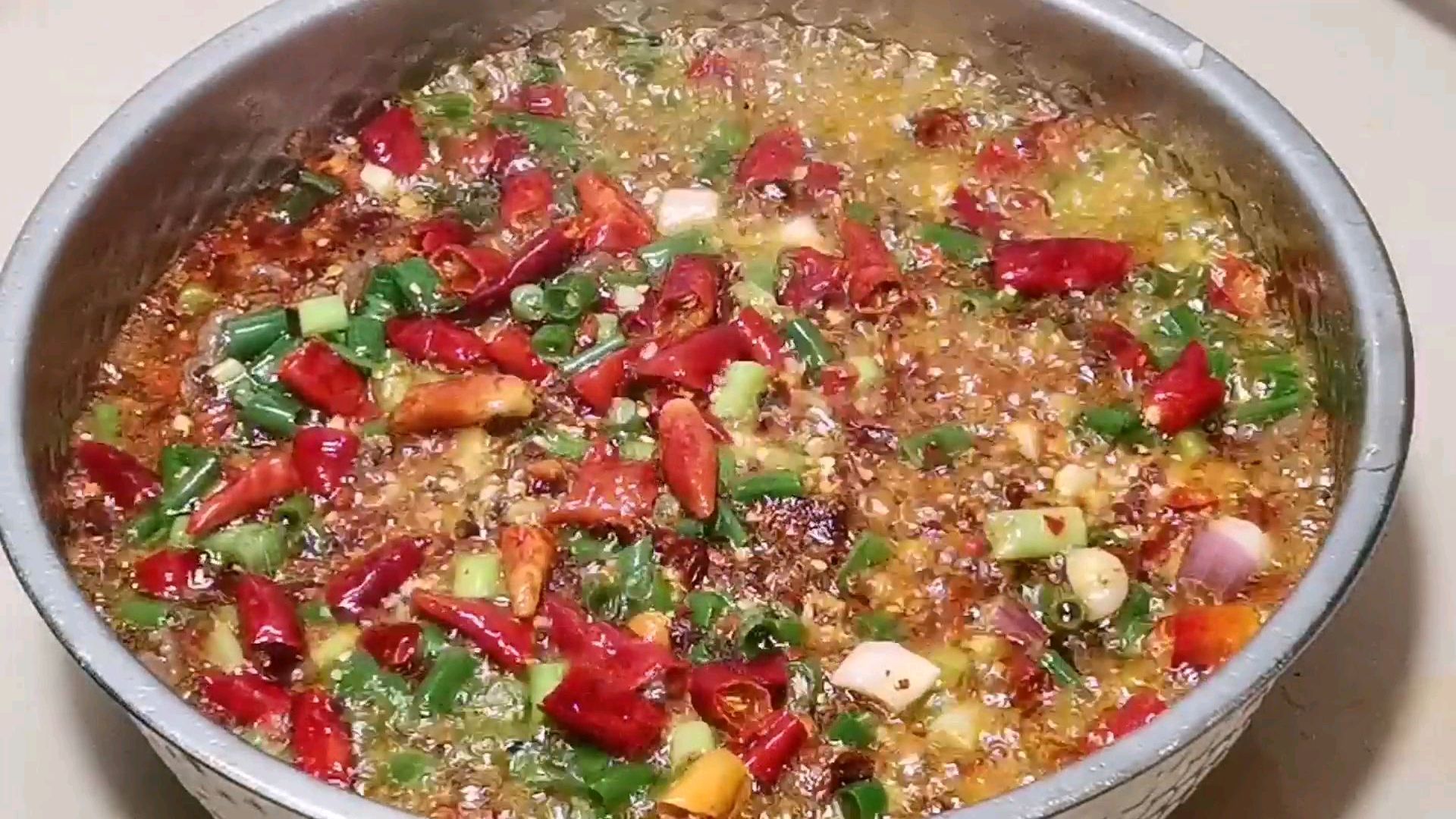 一道传统的正宗水煮牛肉,很多人都做错了,赶紧收藏回家做着吃