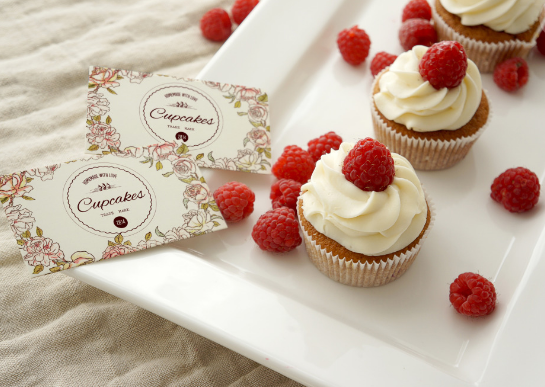 一波美食的图片:感谢老天爷的不胖之恩!树莓与蛋糕的组合.