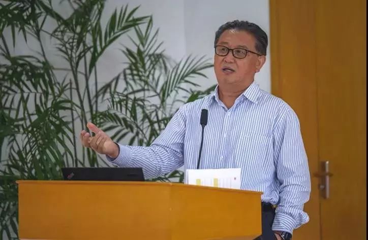 陈宗胜:我国收入分配目前呈"葫芦形",距离"橄榄型"尚远