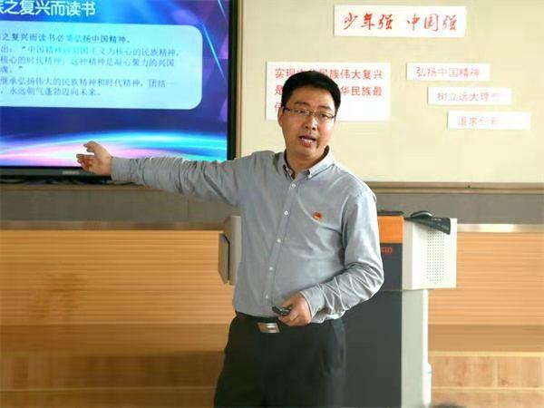 王伟文:用心打造"温暖教育"共同体