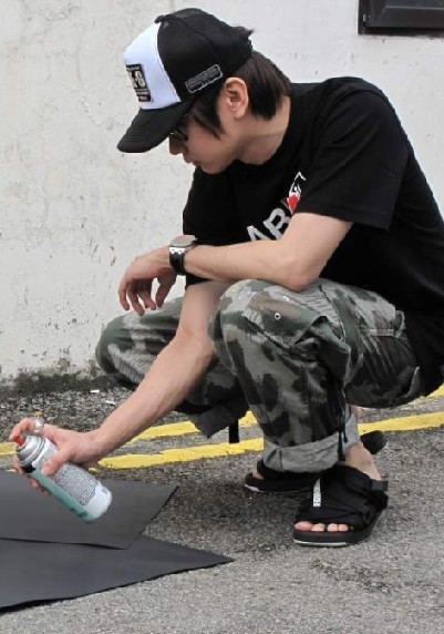 林俊杰再添新鞋,买下八十万篮球鞋,被誉炫鞋狂魔