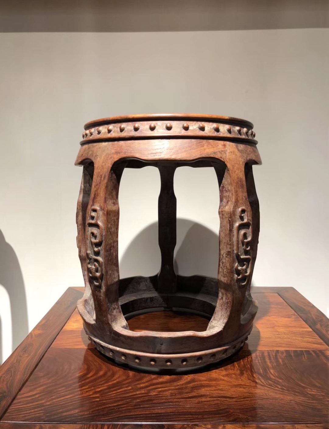 紫檀木四开光坐墩——木材的利用