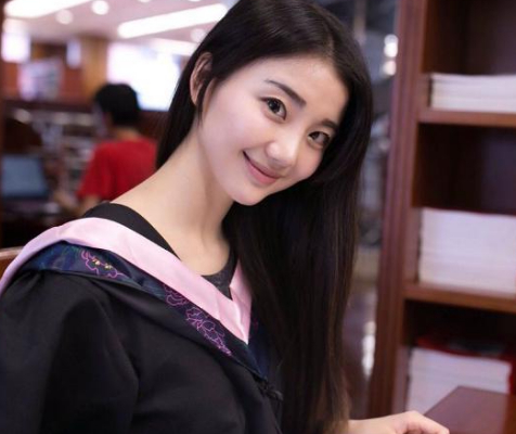 武汉大学5大人气校花:丁婷婷垫底,第一名不去演戏太可惜了!