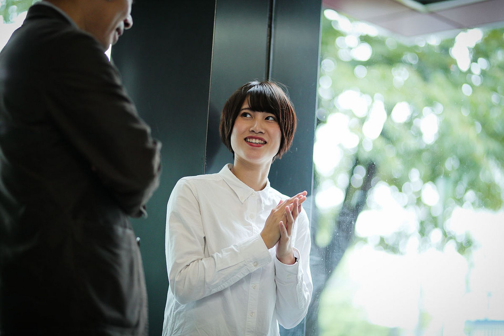 想到日本的职场,最出名的就是"加班文化",不管需不需,都要加班.