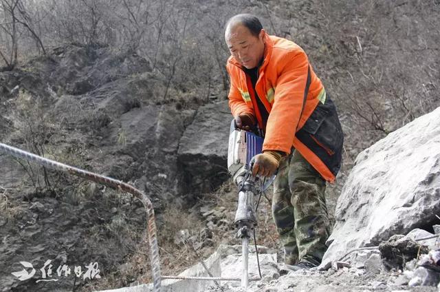 战酷暑,抗严寒!焦作这些深山里的修路人有一个愿望