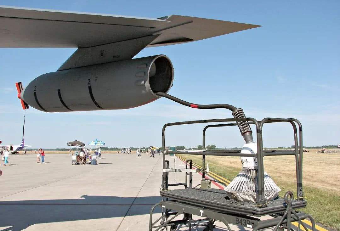 优质回答 一吨航空燃油6000元,为什么飞机要在空中把油放掉