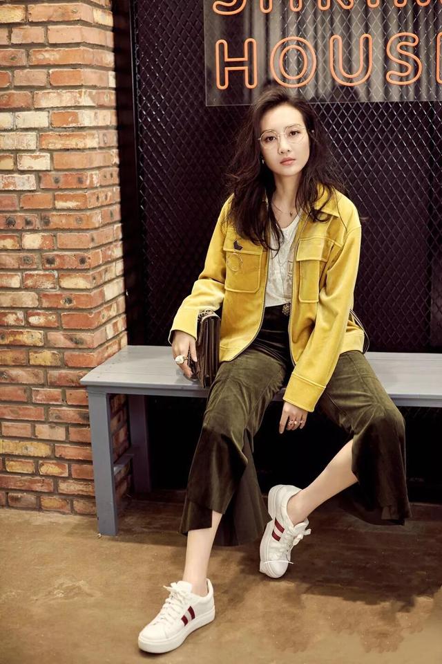 王鸥时尚写真曝光,微笑迷人尽显优雅高贵