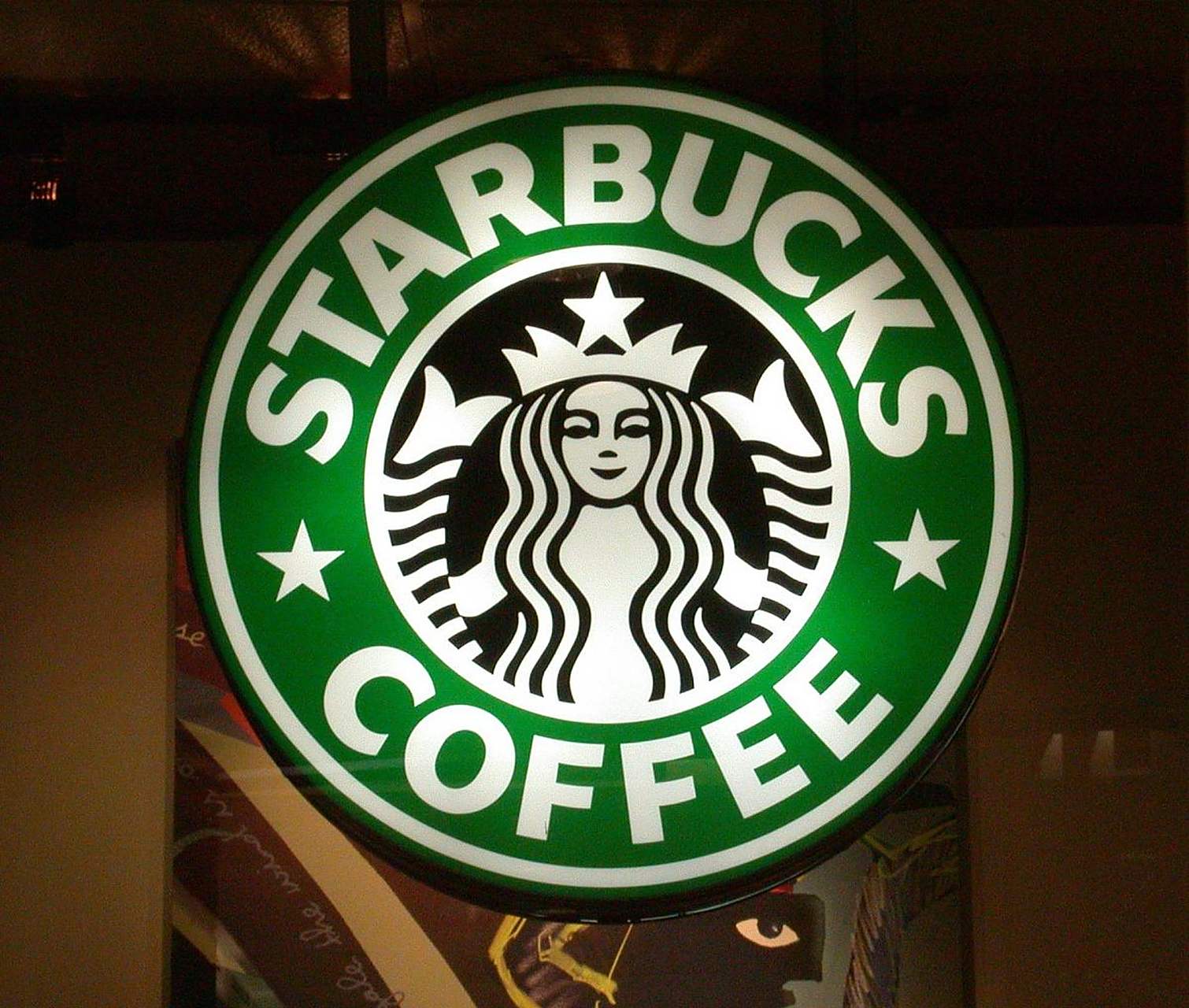 最近,一则关于在星巴克遭到驱赶的新娘的新闻在网络上引起轩然大波