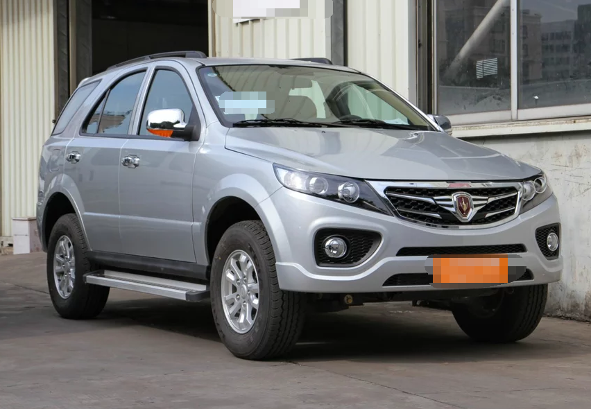 华晨雷诺金杯-金杯s50这款车的后排空间是没问题的,满员状态下也不会