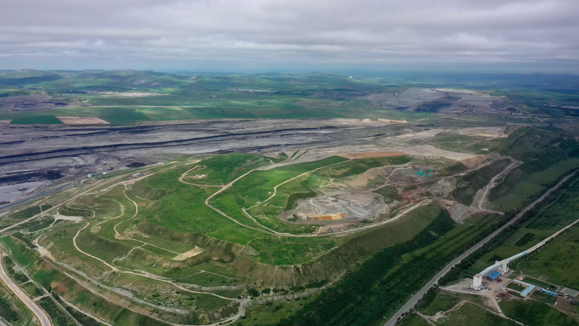 内蒙矿区:矿山转绿生态好