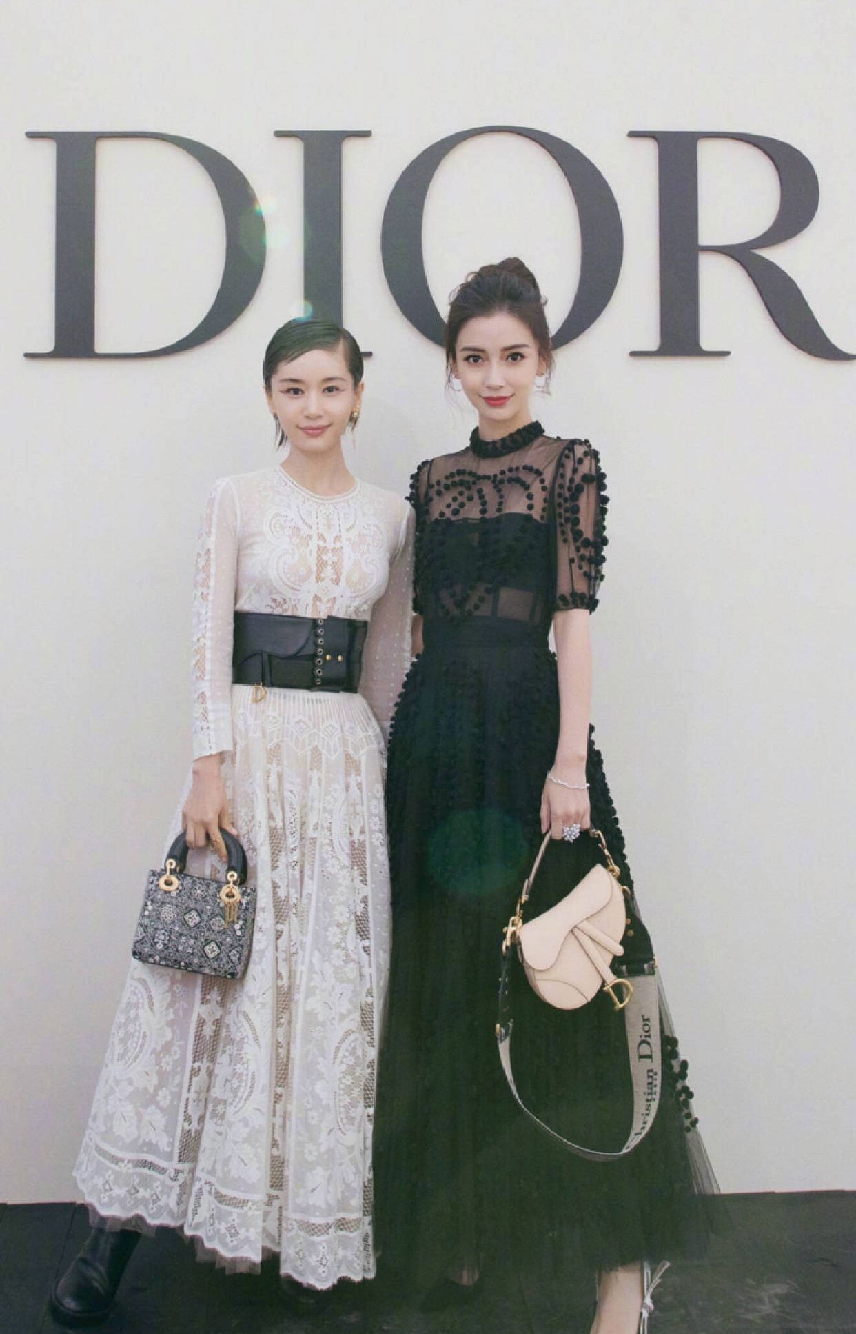 angelababy完胜王子文?她的外网图太能打了,网友: 状态神勇