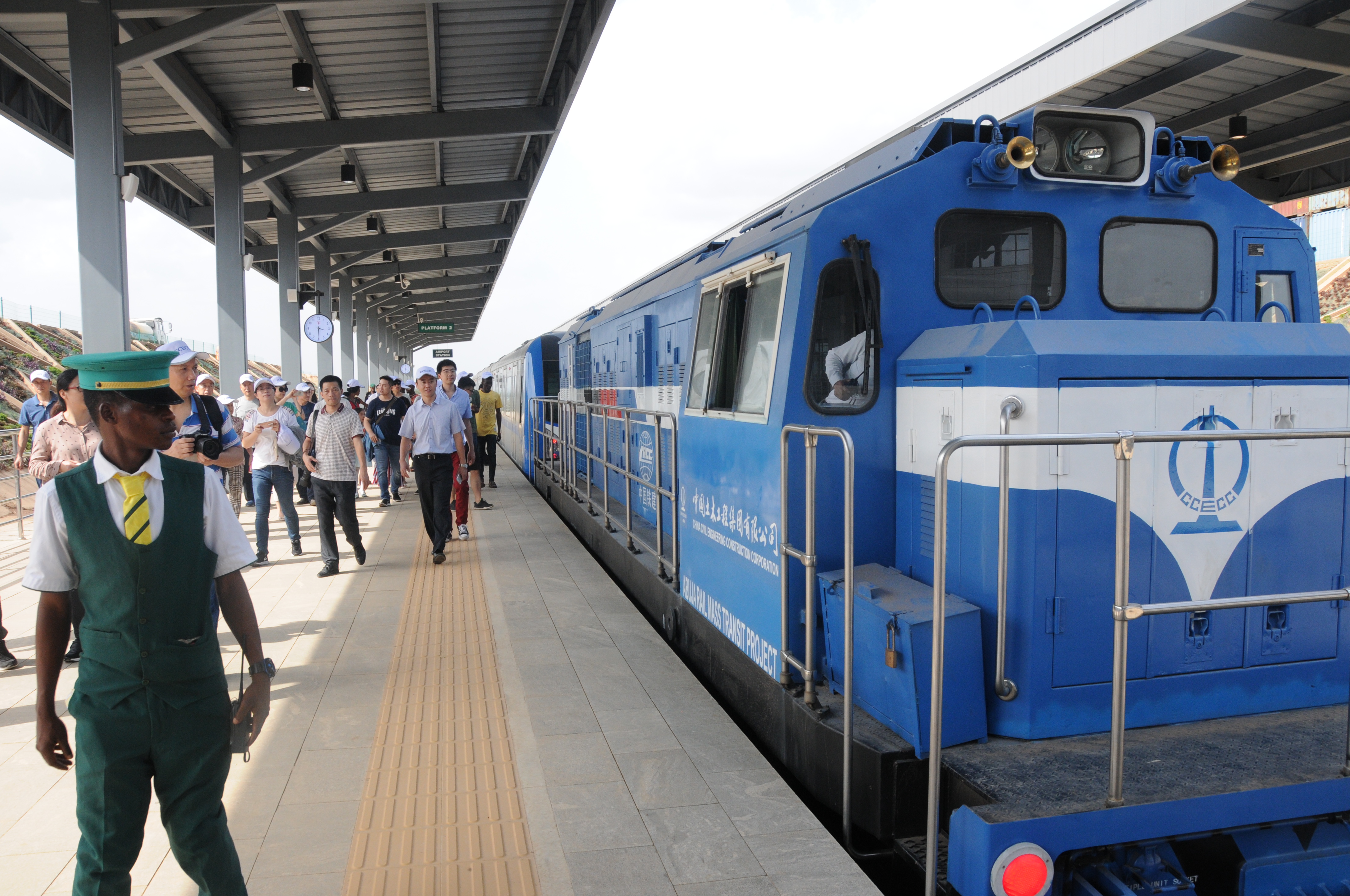 阿布贾的新"名片"——试乘西非第一条城铁线(1)