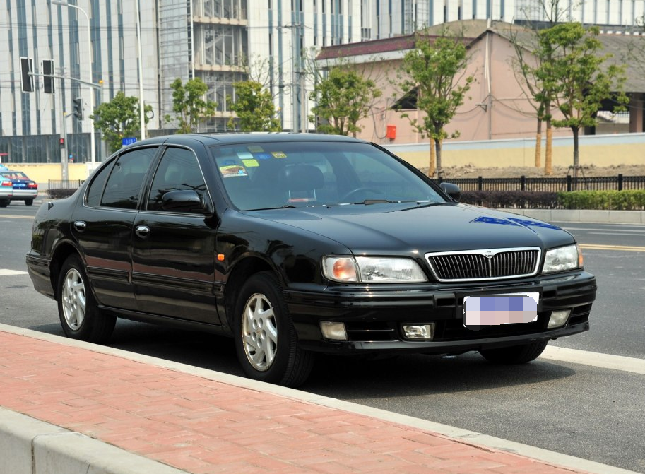 风度1998款 基本型,前排看上去很普通,坐在里面也不算舒服,时间长了