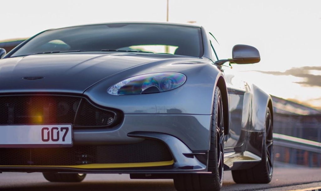 全新阿斯顿马丁vantage gt8 转载自百家号作者:小佳摄影