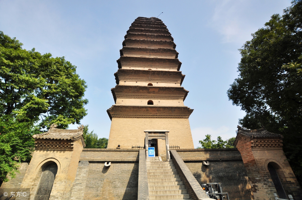 中国早期方形密檐式砖塔——西安小雁塔,唐代佛教建筑艺术遗产