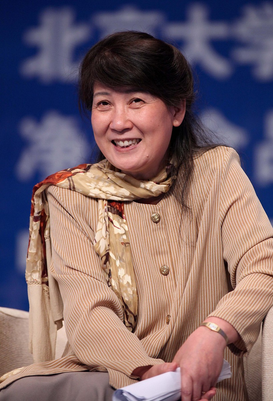 陈凯歌前妻洪晃,是一位顶级名媛,被称为名门痞女.