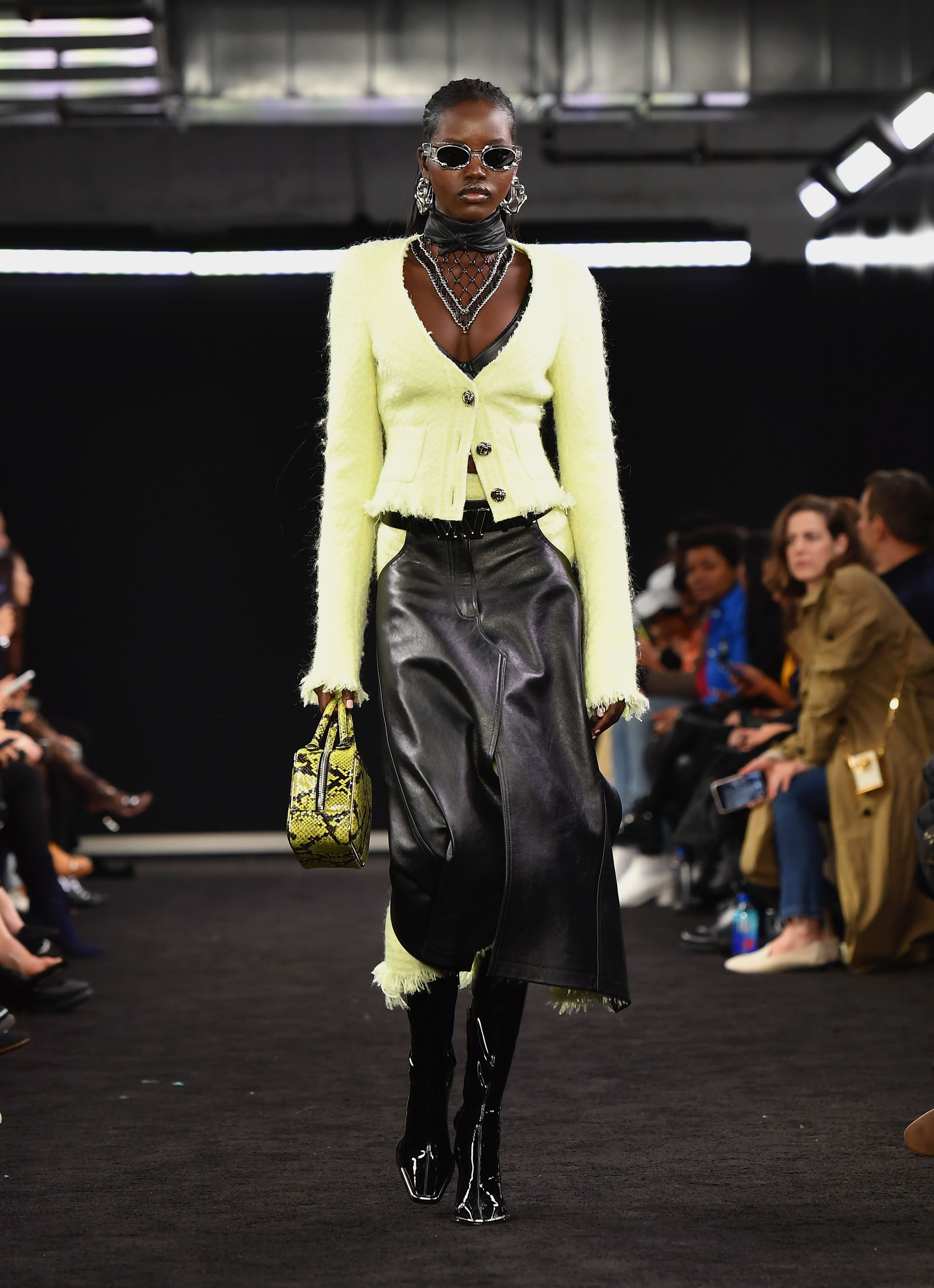 纽约,模特展示亚历山大·王(alexander wang)品牌2019秋季系列服装