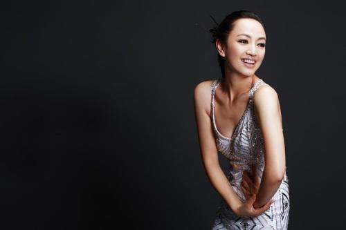 于娜与柳云龙合作是在谍战剧《暗算》第三篇《捕风》里,剧中于娜饰演