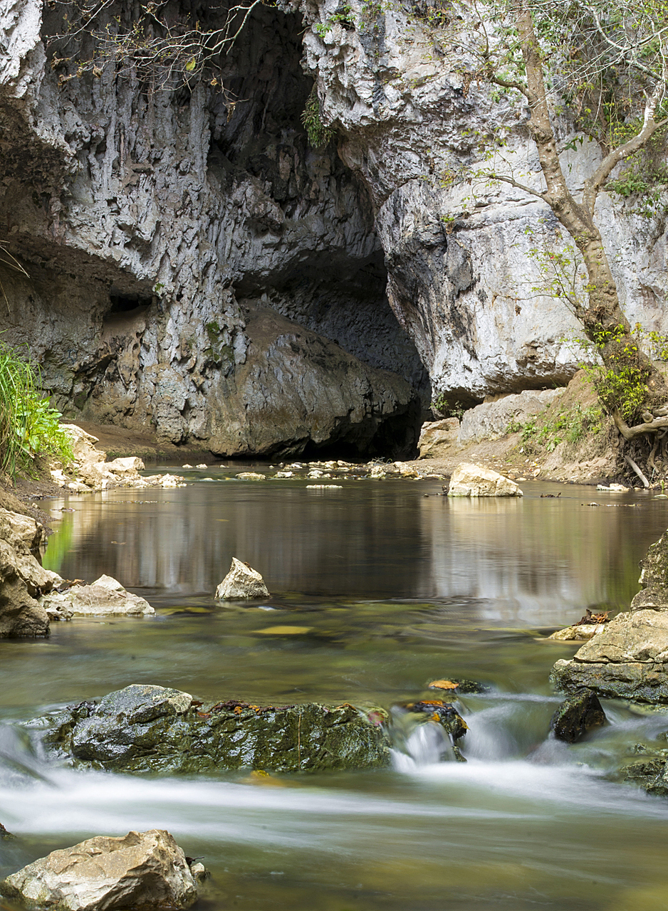 说起蒲花暗河,我就想起那次探险的经历.