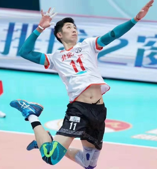 中国男排冲击奥运,江川梦寐以求的舞台,吸取失败经验突破自己