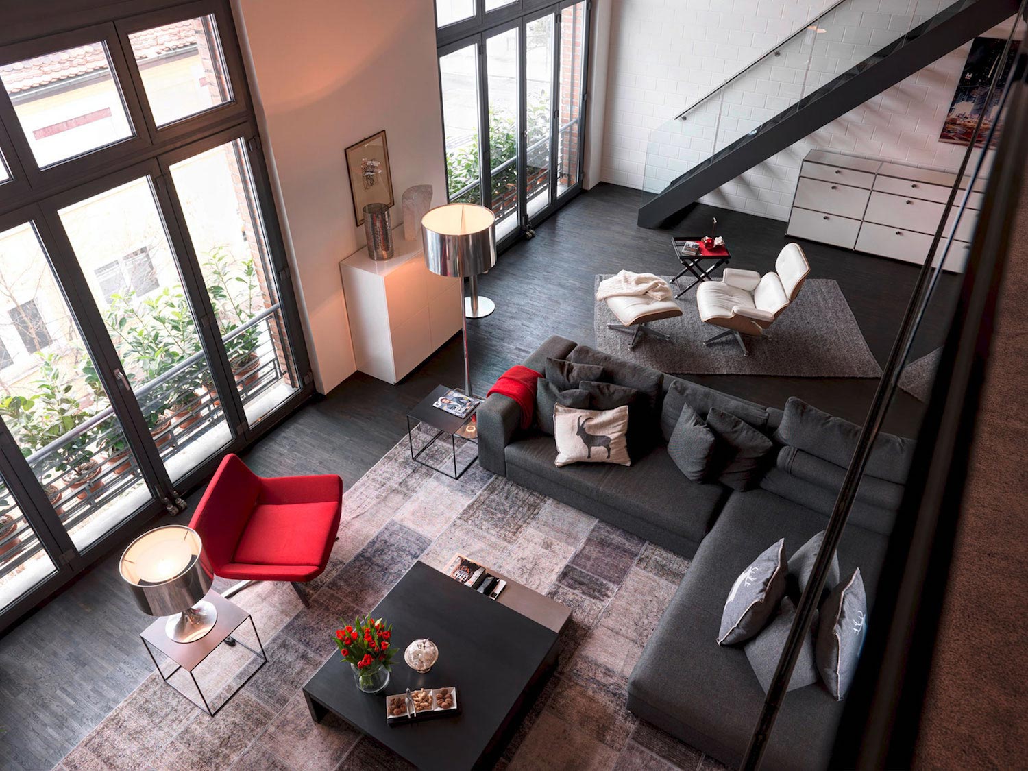 从豪宅到25㎡的公寓,你想要的香奈儿风,这里都有!