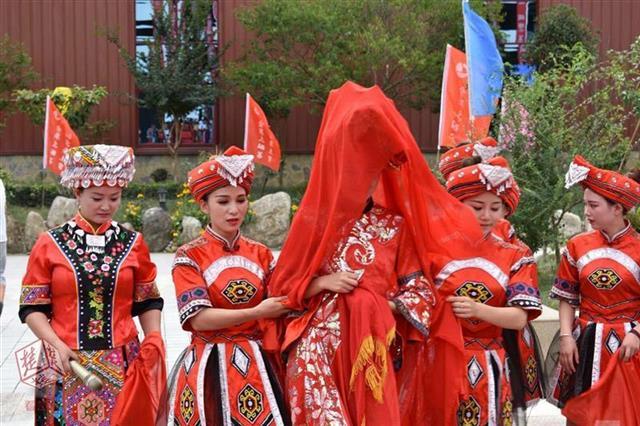 恩施土家女儿会搅热七夕,连台湾同胞也来比"舞"招亲