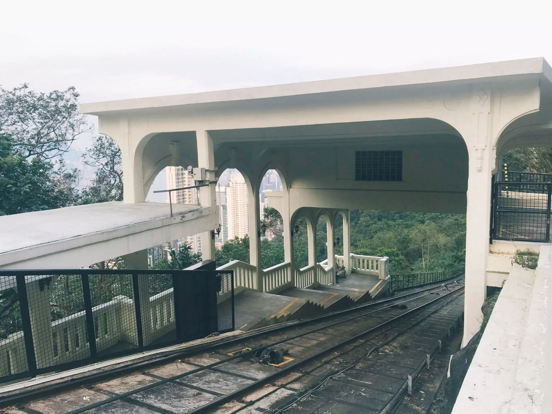 《太平山顶》:如果温特梅女士没抄袭我大概会收一本实体书收藏