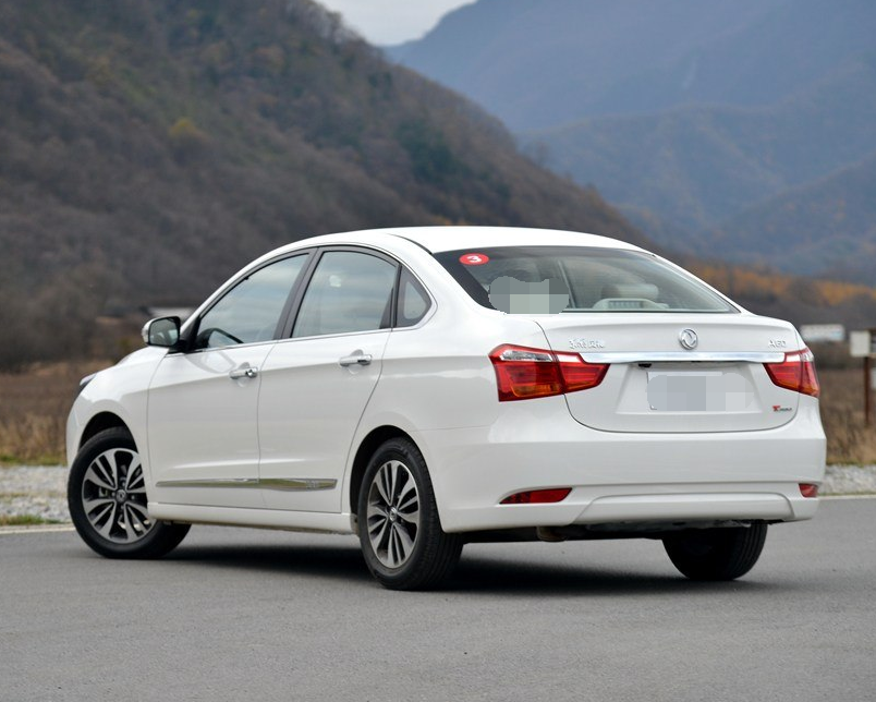 东风风神a60,外观霸气,车身优雅了,立体感十足,内饰也很豪华